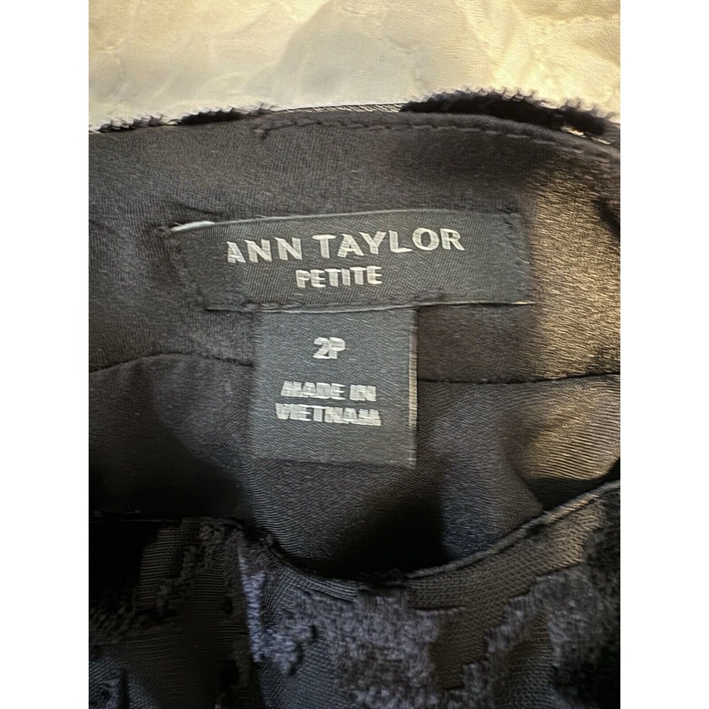 Ann Taylor — Petite Houndstooth Mock Neck Shift Dress, Size 2 - Picture 7 of 9